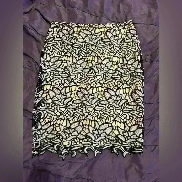 Adiva lace skirt black and beige size small - Picture 10 of 10